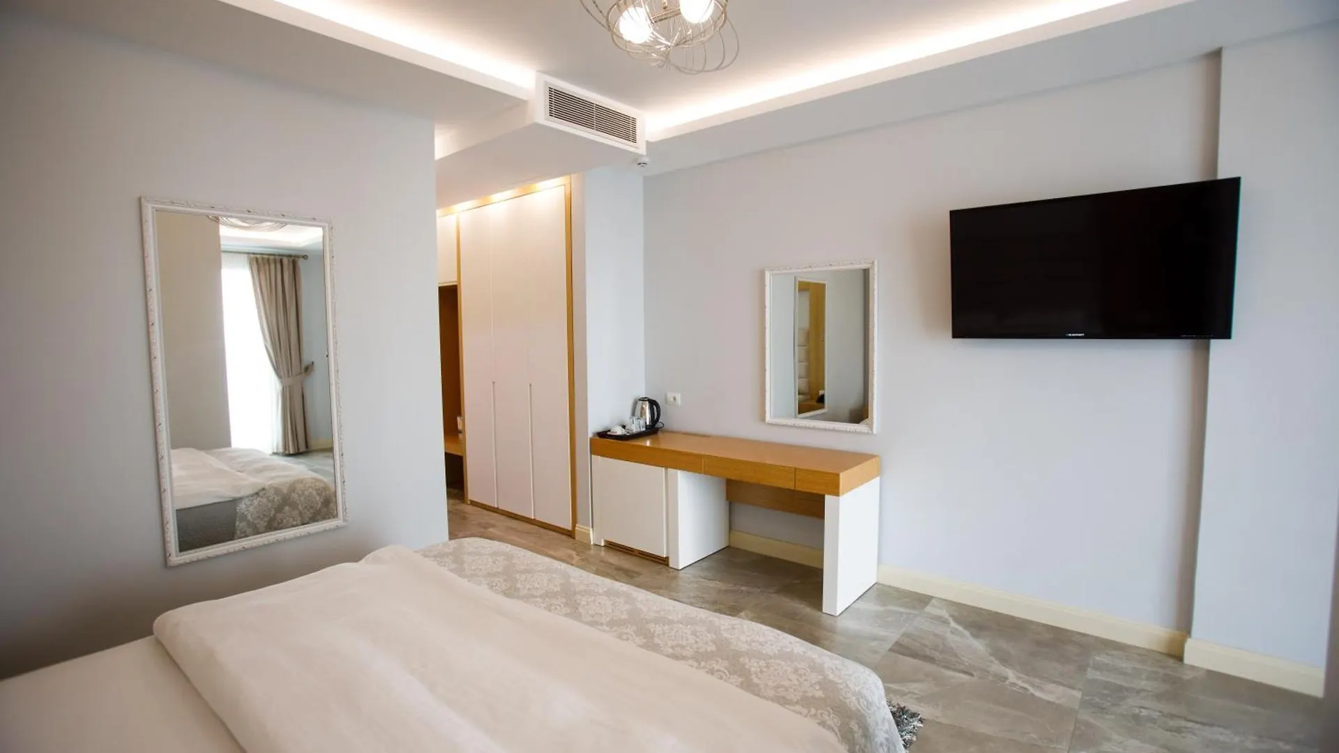 Hotel GRINT Golem