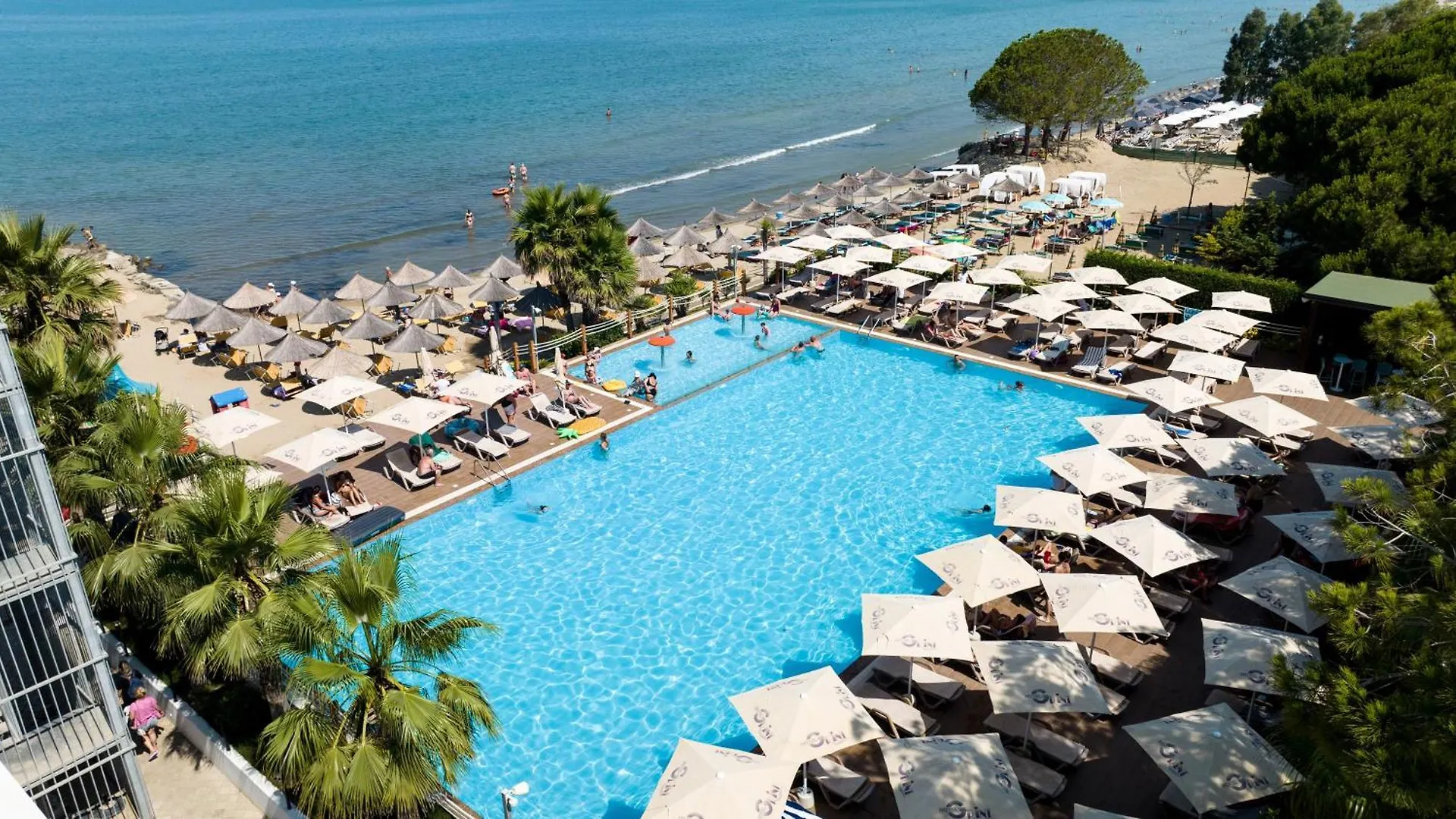 Hotel GRINT Golem